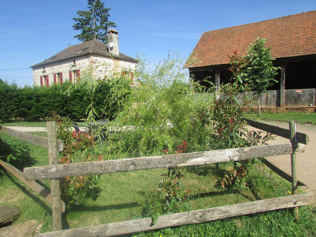 Ecuries De Saint Maurice- Maison D'Hotes De Gondou Lacapelle-Marival ภายนอก รูปภาพ